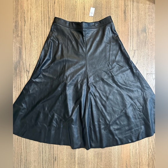 Banana Republic Dresses & Skirts - NEW Banana Republic Faux Leather Black Skirt-Size 10